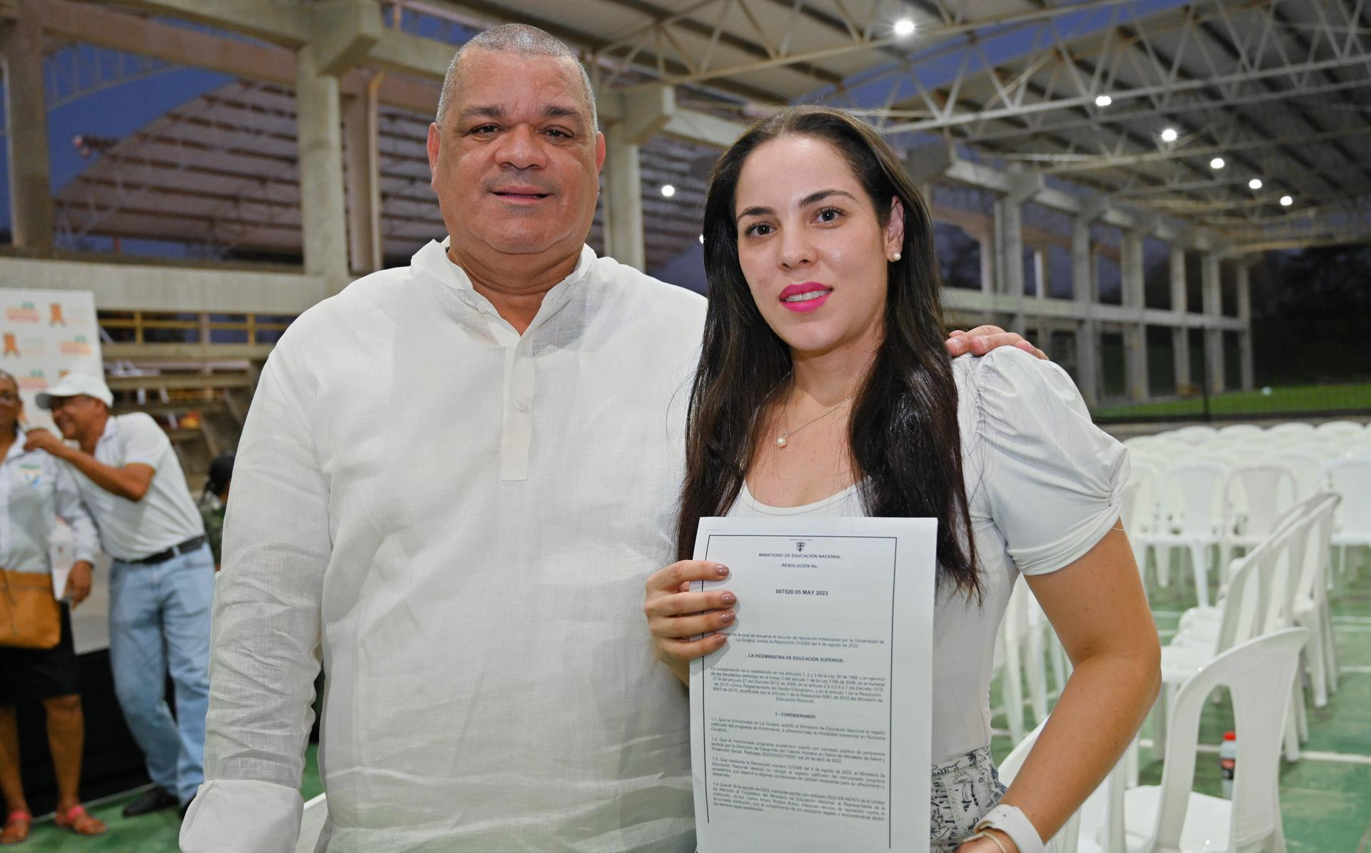 Carlos Arturo Robles Julio, rector de Uniguajira y Mariluz Uribe Orrego, coordinadora de docencia-servicio de la Facultad de Ciencias de la Salud