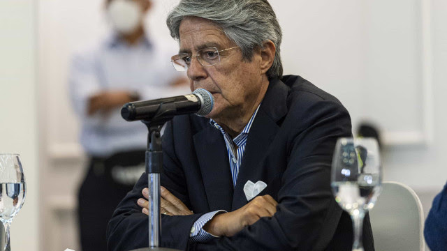 Lasso assume Presidência do Equador com promessa de vacinação em massa