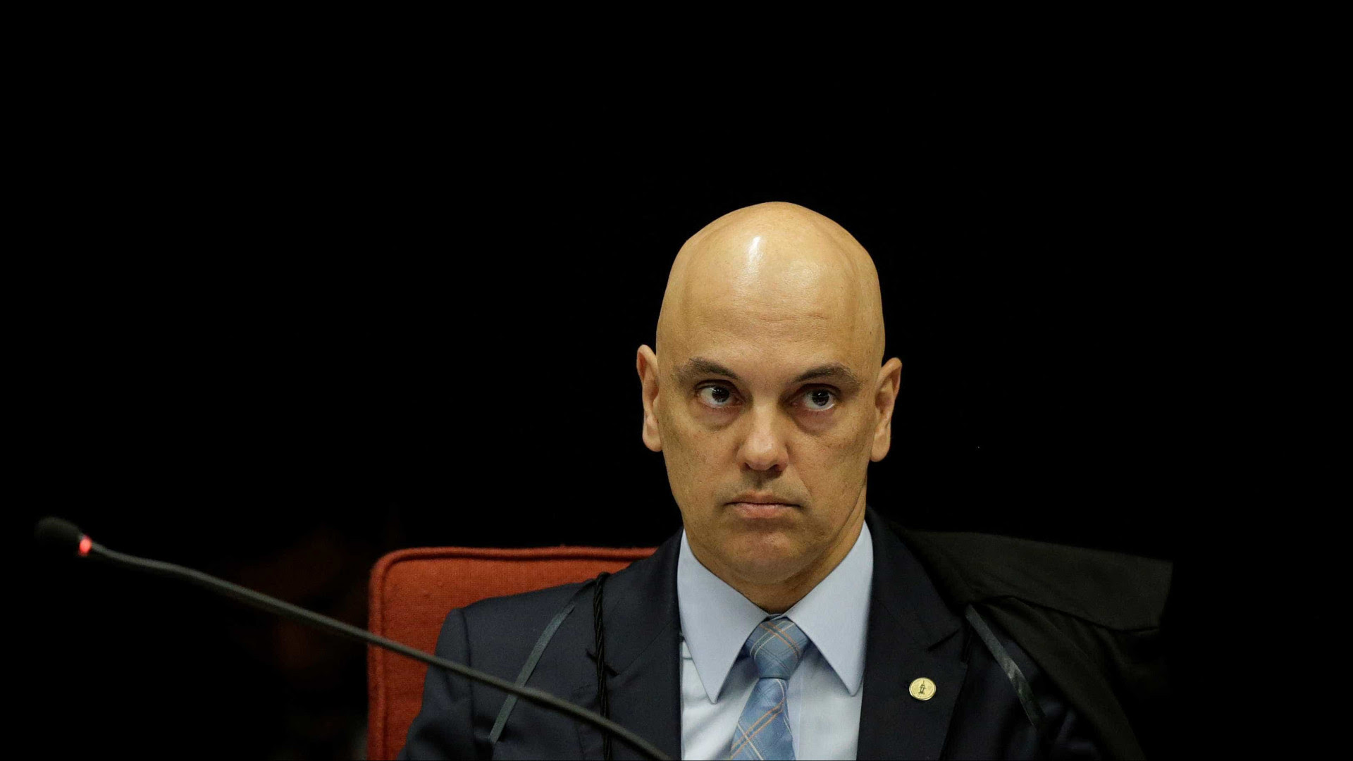Alexandre pede que PGR se manifeste sobre crimes de Bolsonaro apontados pela PF