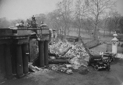 Năm 1940: Cung điện Buckingham bị phá huỷ
