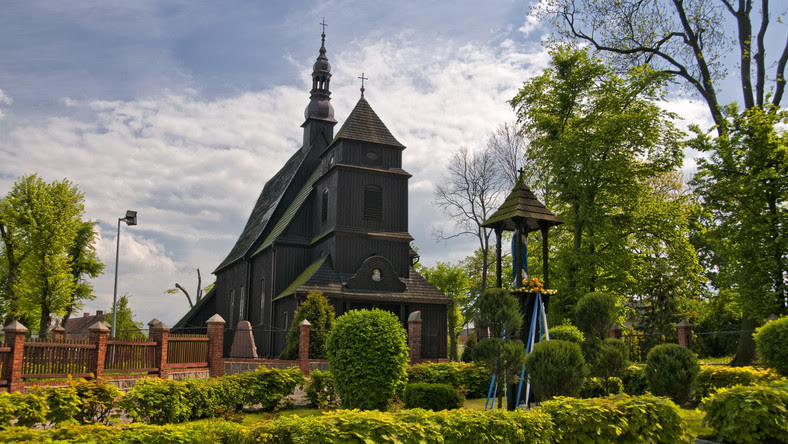 Kościół św. Michała Archanioła w Domachowie: najstarszy drewniany polski  kościół - Podróże