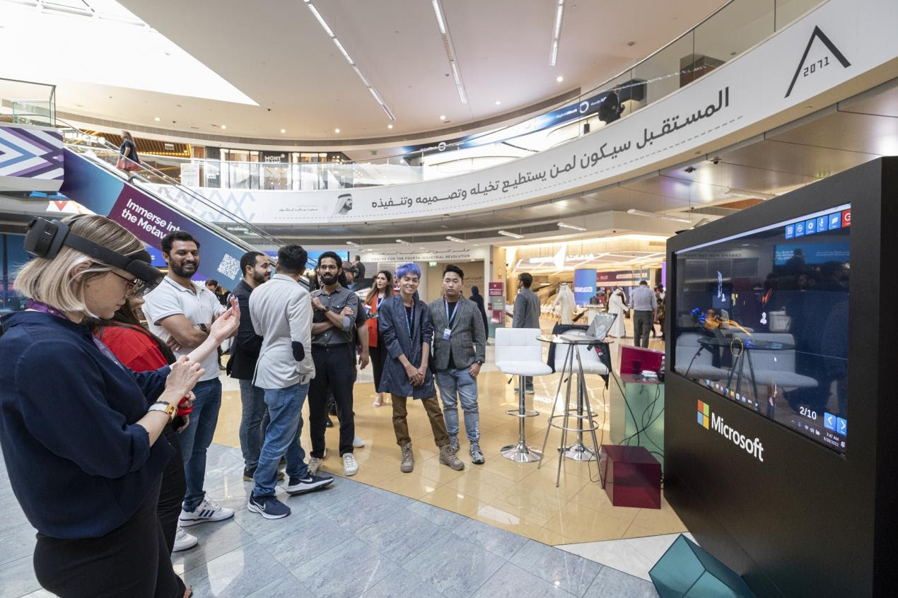 Microsoft Debuts HoloLens 2 at the Dubai Metaverse Assembly (1)