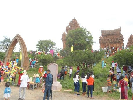 Tung bung le hoi Kate tai Ninh Thuan - Anh 8