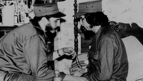 Fidel Castro y el Che Guevara, en 1959