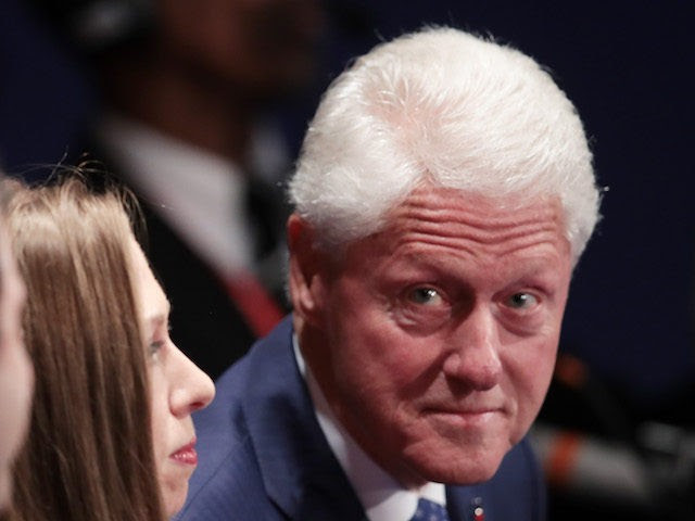 Clinton, in California, Slams Trump for ‘Sexually Predatory’ Behavior