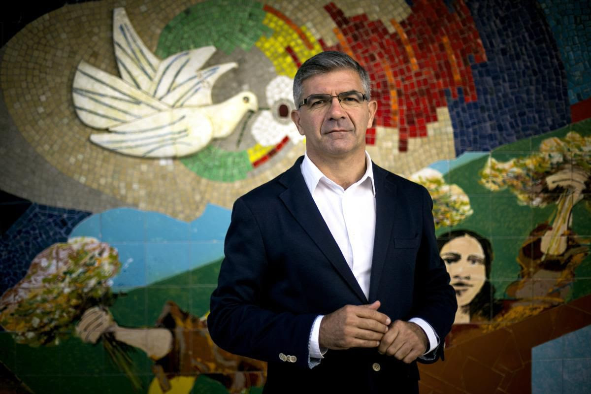 Edgar Silva, candidat soutenu par le PCP pour la présidentielle du 24 janvier, accuse le premier ministre PS Antonio Costa de "continuer la politique du passé".