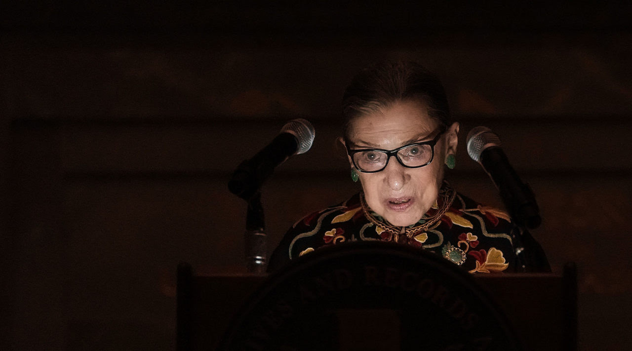 RUTH BADER BLACKOUT ?u=https%3A%2F%2Fwww.jweekly.com%2Fwp-content%2Fuploads%2F2018%2F12%2Frbg-swearingin-e1544830188252