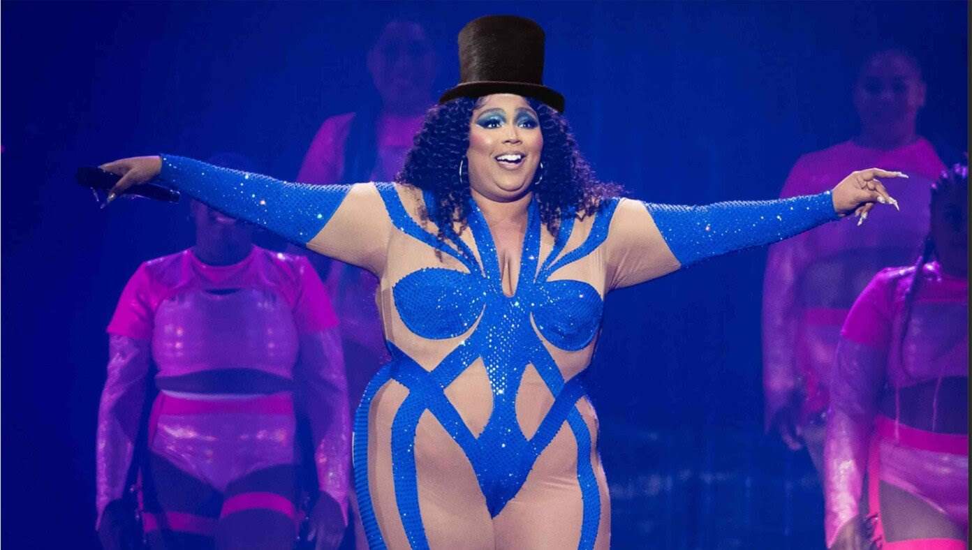 Slay, Queen! Lizzo Twerks In Lincoln’s Top Hat And We Are HERE For It, Girl!