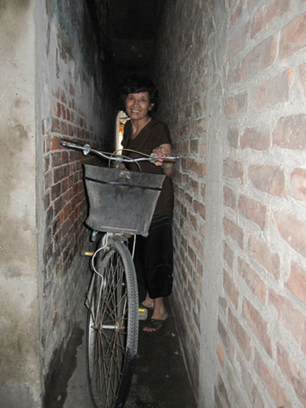 Nhật ký nàng dâu phố cổ: Nơi tôi ở, người ta nhịn yêu vì nhà chật, ăn theo cữ, tắm theo ca... - Ảnh 5. Nhật ký nàng dâu phố cổ: Nơi tôi ở, người ta nhịn yêu vì nhà chật, ăn theo cữ, tắm theo ca... - Ảnh 5.