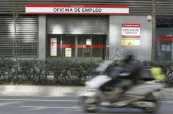 Avalancha de ERTE: picos de demanda del 300% desbordan las oficinas de empleo