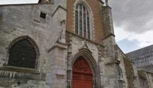 France: Muslims set church on fire, spray “Allahu akbar” on the wall