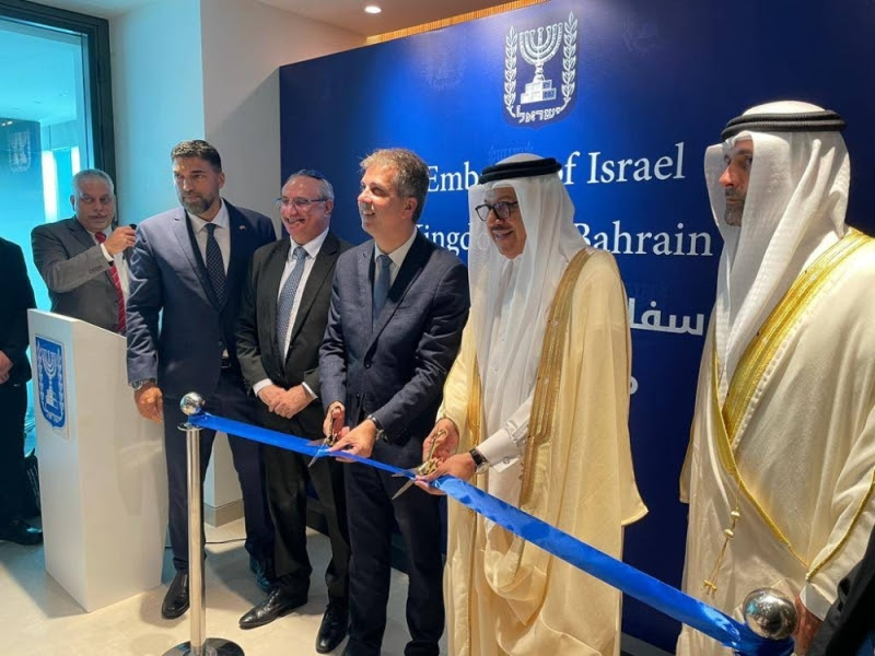 فيديو وصور.. إيلي كوهين يفتتح المقر الجديد للسفارة الإسرائيلية في البحرين