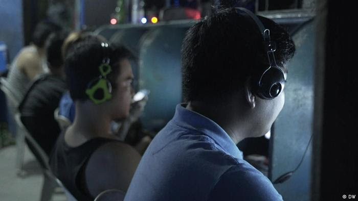 Funcionários de call-center Funcionários de call-center