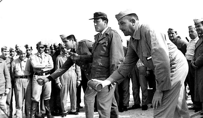 Adiestramiento de la Policía de Canelones en el uso de gases lacrimógenos en un curso organizado por los instructores estadounidenses. Año 1967.