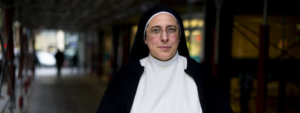 http://img01.lavanguardia.com/2012/12/04/Dios-no-tiene-manos-pero-tiene_54356071749_54026874601_600_226.jpg
