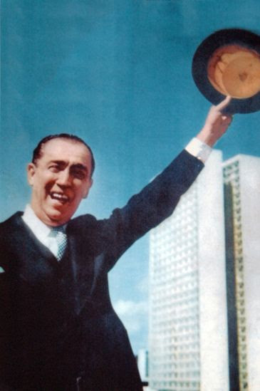 Gervásio Baptista/Arquivo Pessoal Gervásio Baptista fez a icônica foto de Juscelino Kubitschek com a cartola na mão na inauguração de Brasília.