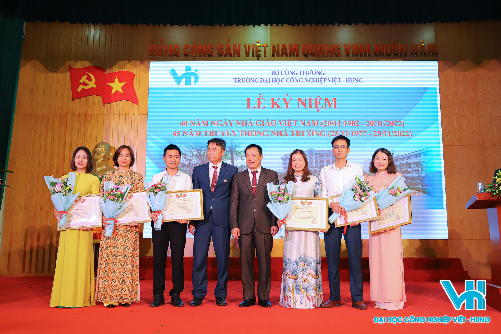 Lễ kỷ niệm 40 năm ngày nhà giáo Việt Nam và 45 năm ngày thành lập trường ĐH Việt - Hung - Ảnh 8.