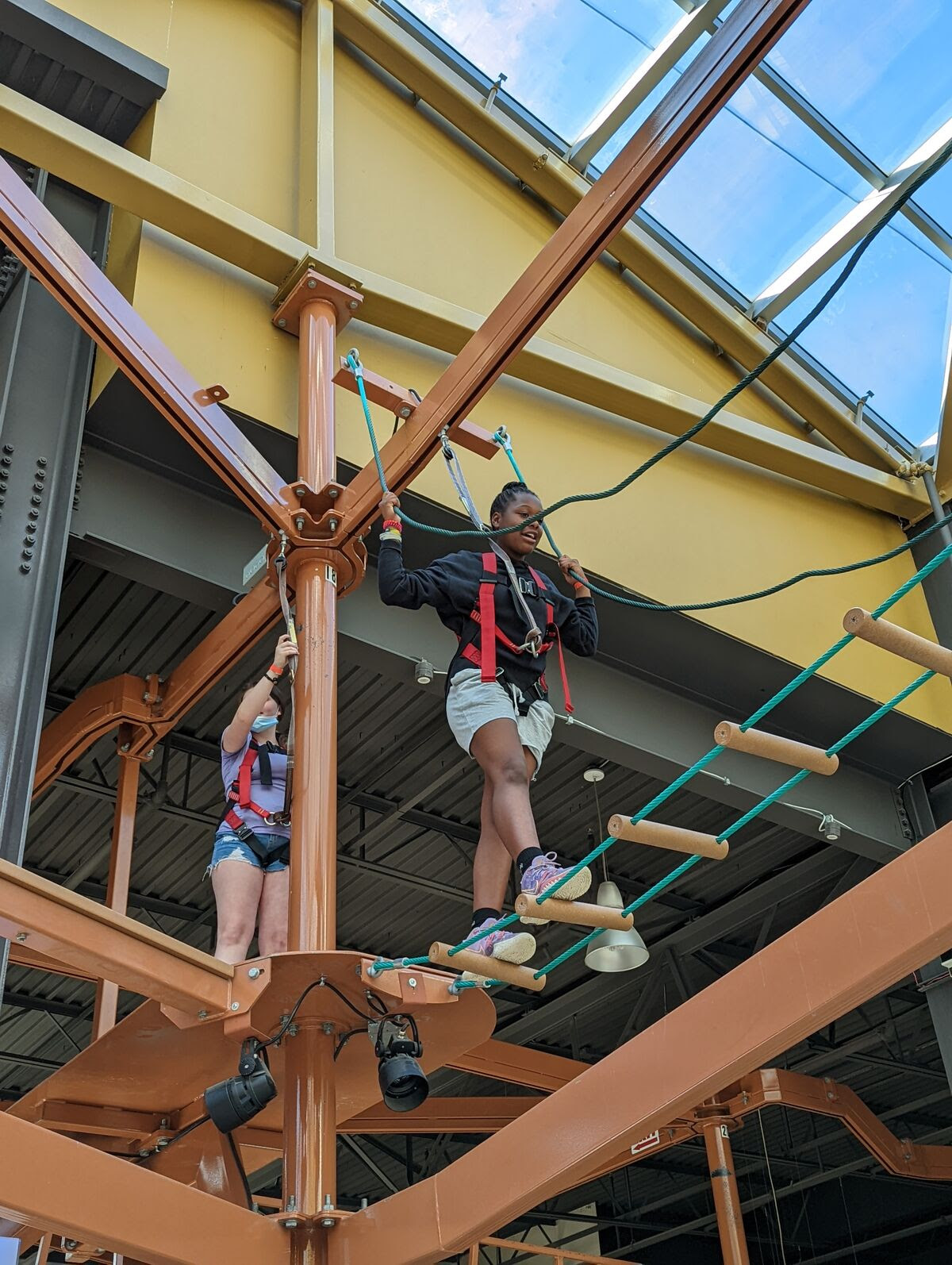 students at wonderworks museum on school trip