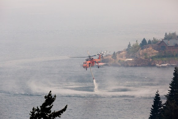 Wildfire helicopter reloading 