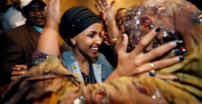 Ilhan Omar celebra su victoria en las elecciones legislativas de EEUU. - REUTERS