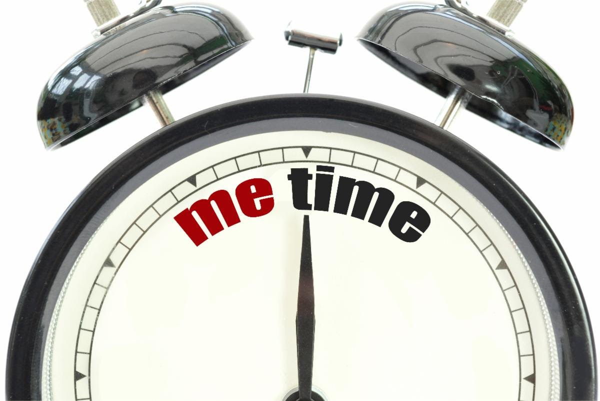 MeTime graphic image with alarm clock setting
