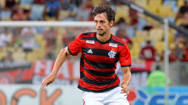 Após empate, Rodrigo Caio valoriza evolução defensiva do Flamengo