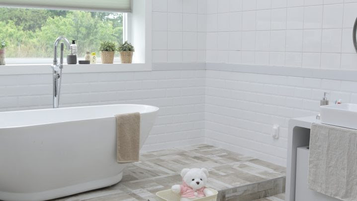 Clever Design Tips To Make A Tiny Bathroom Functional