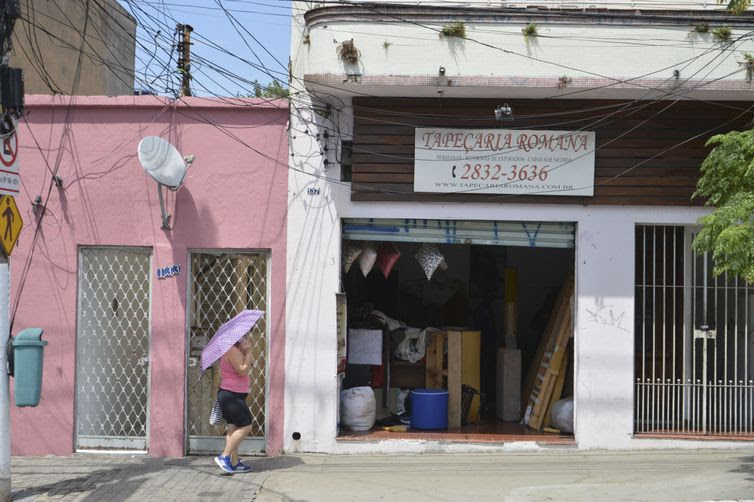 Rovena Rosa/Agência Brasil De acordo com o Sebrae, quase da metade dos 6 milhões de empreendedores individuais formalizados, trabalha em casa.