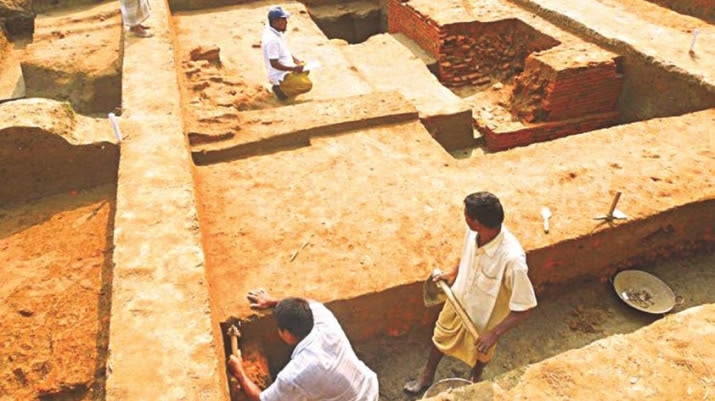 Excavating the 900-year-old Buddhist temple at Dharmapalagarh. From thedailystar.net