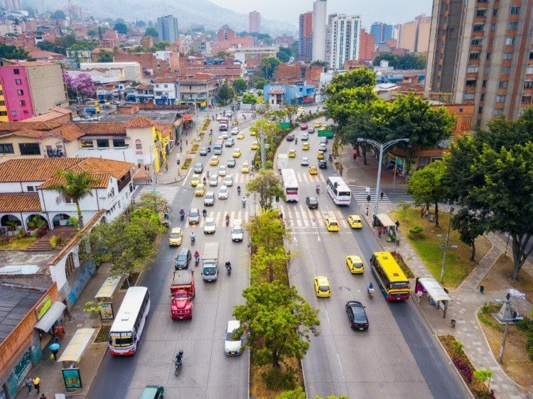 Η πόλη της Κολομβίας μετέτρεψε 18 δρόμους και 12 πλωτές οδούς σε έναν καταπράσινο παράδεισο. Η εικόνα είναι ευγενική προσφορά του CicloVivo