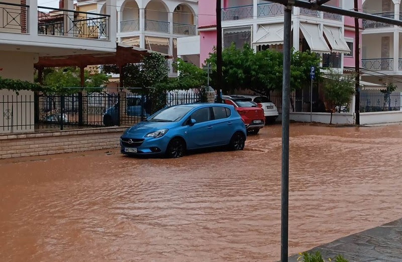 Χαλκιδική: Καταστροφές και προβλήματα στο οδικό δίκτυο λόγω της ισχυρής βροχόπτωσης
