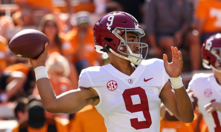 Bryce Young throws a pass against Tennessee