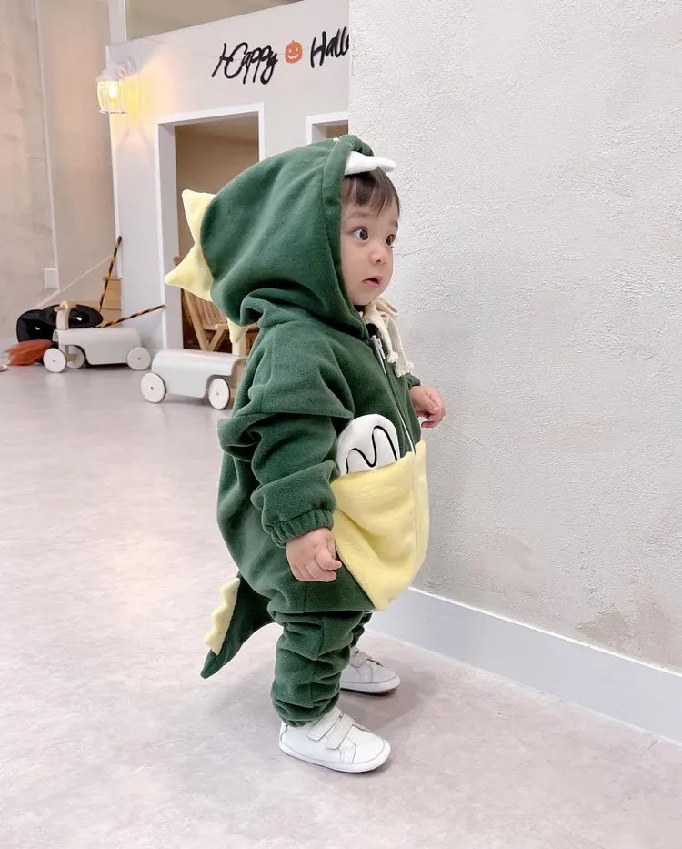 идея костюма на Хэллоуин для самых маленьких, костюм динозавра