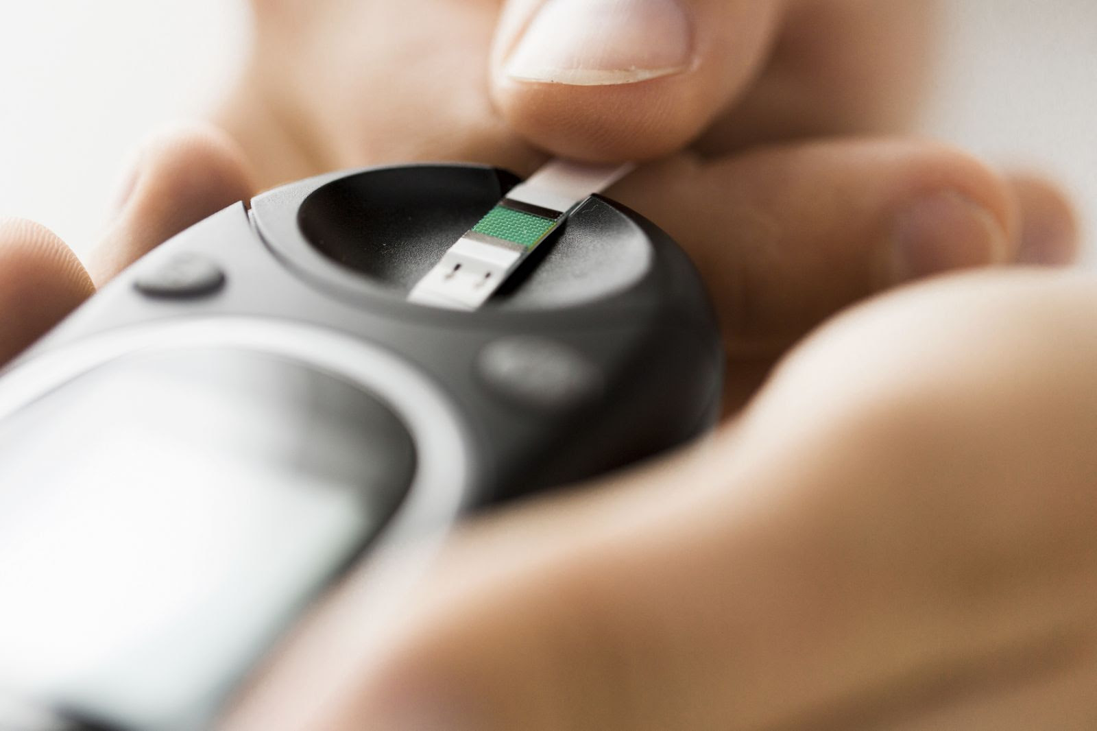handling hypoglycemia diabetes