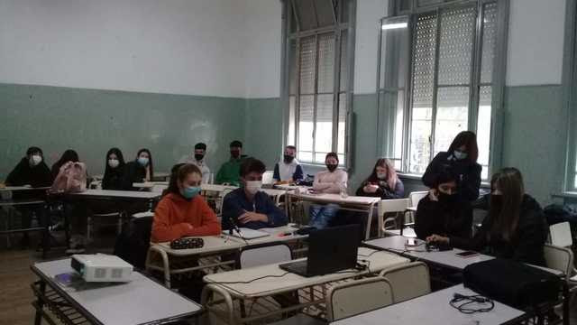 Con apoyo de la UNLP, dos escuelas desarrollaron una web pensada para estudiantes del último año del secundario Con apoyo de la UNLP, dos escuelas desarrollaron una web pensada para estudiantes del último año del secundario
