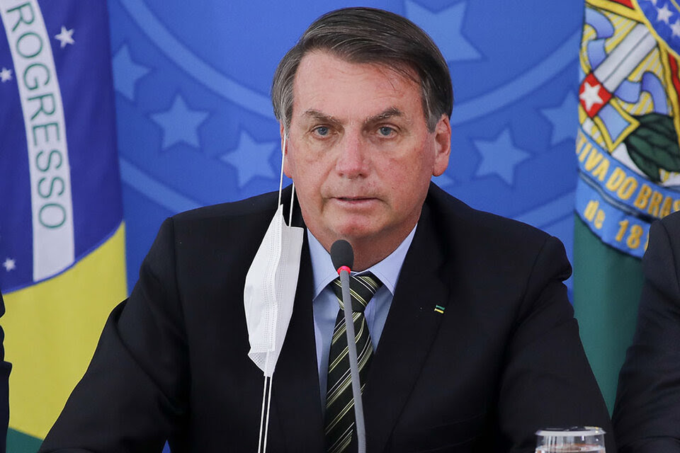 El mandatario también ratificó su postura de no decretar la cuarentena, pese al avance del coronavirus en Brasil.