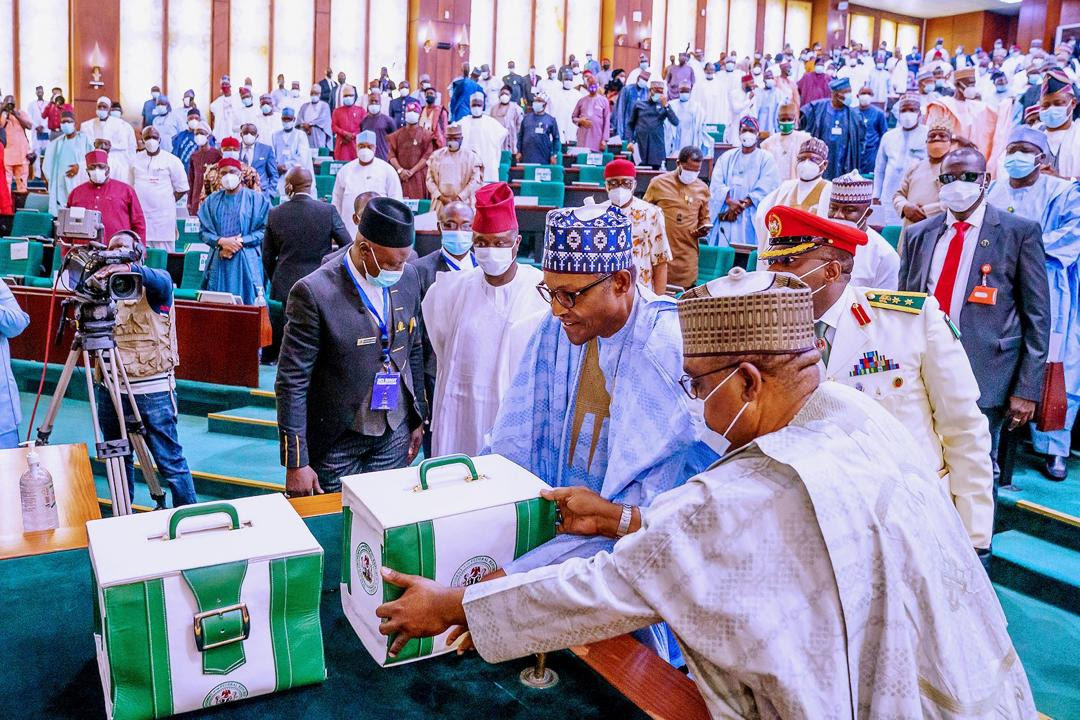 President Buhari presents N13.08trn 2021 budget proposal to National Assembly members(photos)