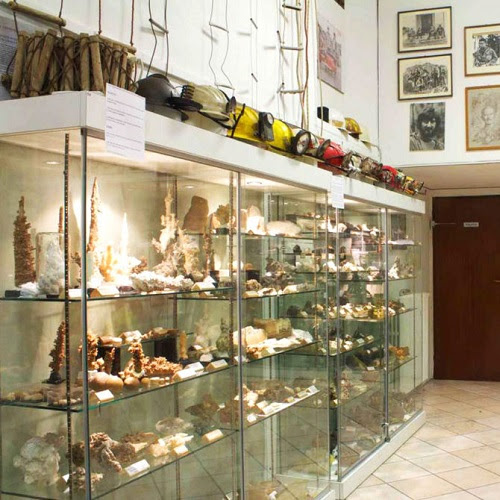 Tour virtuale del Museo di Speleologia L. Fantini di Bologna Tour virtuale del Museo di Speleologia L. Fantini di Bologna
