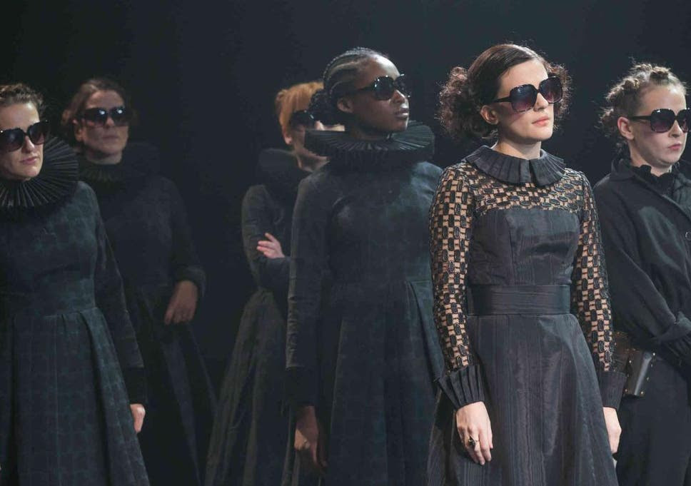 Phoebe Fox, second from right, in the National Theatre’s 2017 production of ‘Twelfth Night’