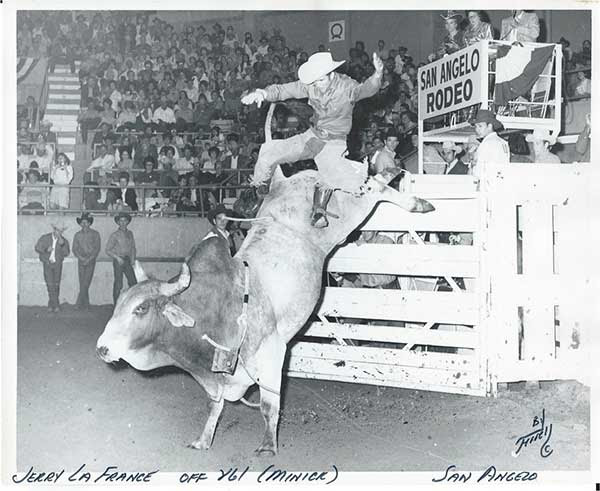 Jerry La France bucked off V-61 (photo by Ferrell Butler)