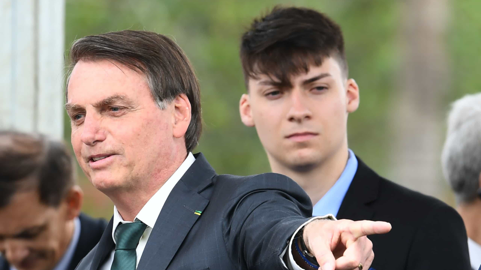 Bolsonaro ameaça demitir ministro que não aceitar ceder cargos 