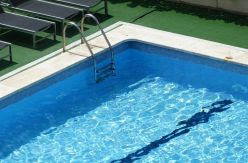 Nuevo lío y votación en las comunidades de vecinos: "Abrir la piscina en tiempos de COVID cuesta 10.000 euros más"