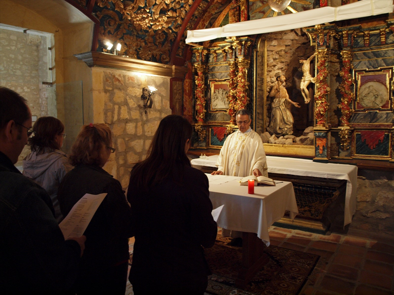 http://laicosop.dominicos.org/kit_upload/Image/laicosop/albumes/segovia-2014/20140601-visita-a-la-cueva-de-santo-domingo-2014-007.jpg