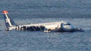 2009: Flight 1549 crew praises smart, calm passengers