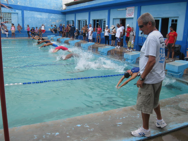 Competencia en la iscina olímpica (foto del autor)
