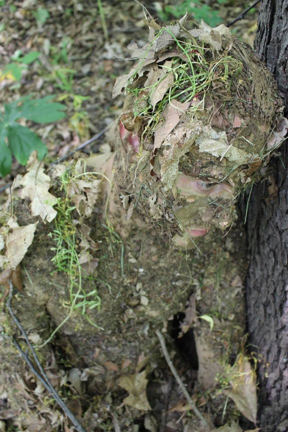 natural camouflage face mud and laves