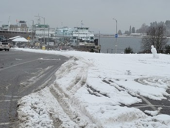 Photo of Bainbridge Island terminal covered in snow