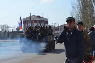Blindados ucranianos se pasan al bando ruso en Sláviank. -Raniah Salloum