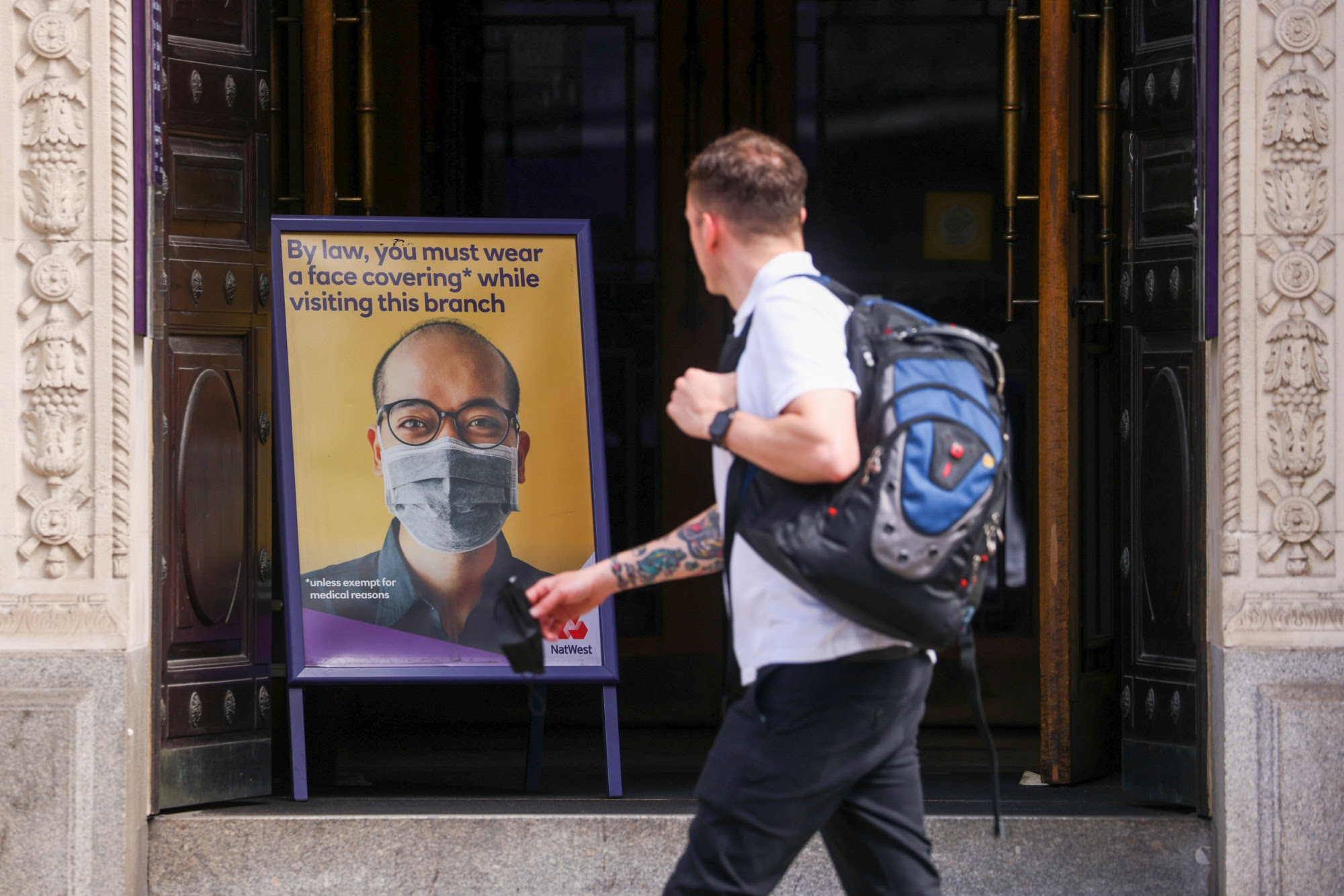 London's Slow and Awkward Return to the Office