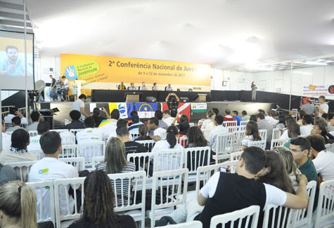Participantes assistem a uma das Plenárias (foto: Diogo Adjuto)